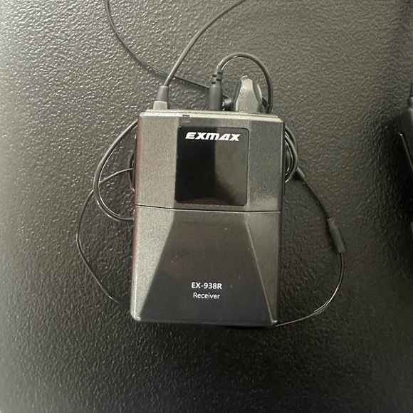 Transmitter with headphones - Picture 1 of 2